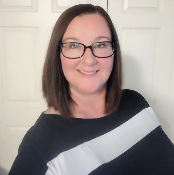 Profile Picture of Meredith Gazlay (@mcgazlay) on Poshmark