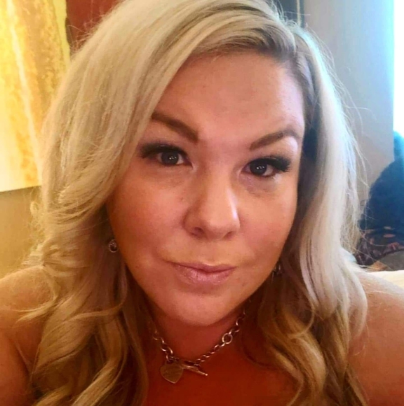 Profile Picture of Amy Struck (@amykeys7) on Poshmark