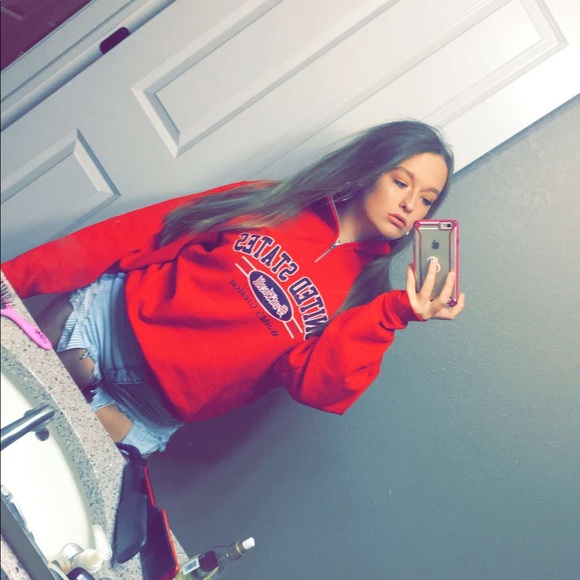 Profile Picture of Paige Stanbrough (@paigestanbrough) on Poshmark
