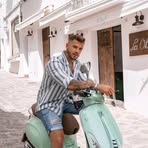 Profile Picture of James Wales (@James-Wales) on Facebook