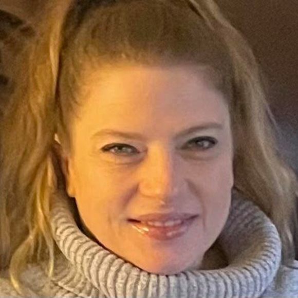 Profile Picture of Jennifer Wiker (@poolshooter100) on Poshmark
