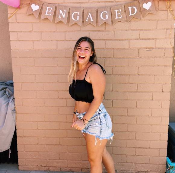 Profile Picture of Kiana Turbarg (@kuiponani) on Poshmark