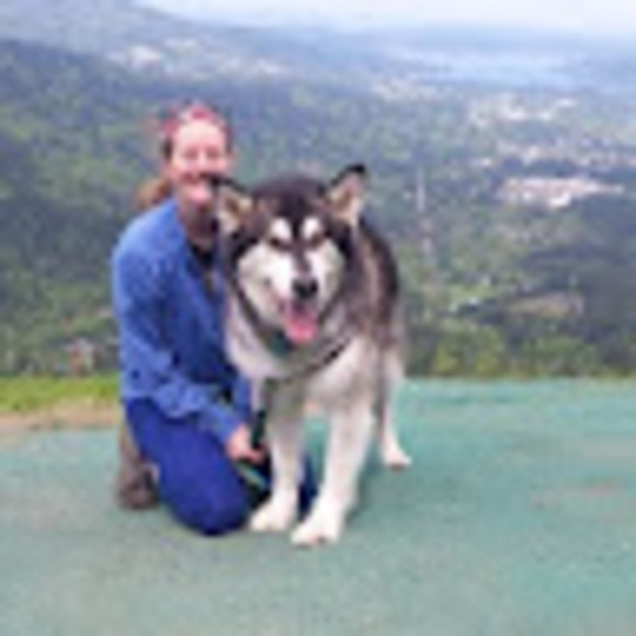 Profile Picture of Caitlin Ludington (@cludington12) on Poshmark