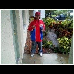 Profile Picture of Tony Burgos (@tonybocalinda) on Myspace