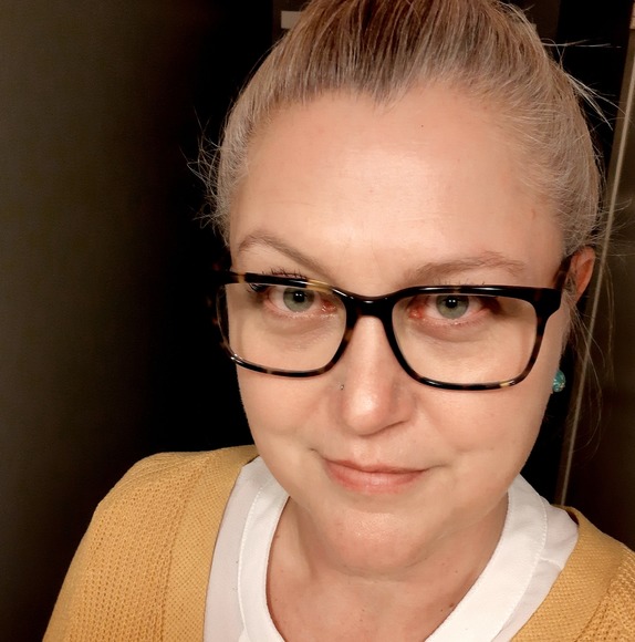 Erin Sitter - Poshmark Profile Picture of Erin Sitter (@erinsitter) on Poshmark