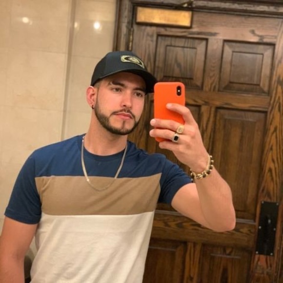 Profile Picture of Daniel Arango (@danielarango252) on Poshmark