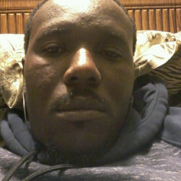 Profile Picture of Jeffery Anderson (@icebox123) on Poshmark