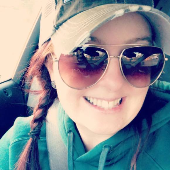 Profile Picture of Christina Rayner (@rowdyred12) on Poshmark