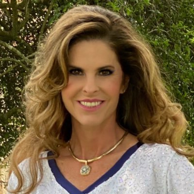 Profile Photo of Kelli Hart Carpenter (@kellihcarpenter) on Twitter