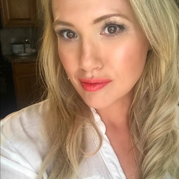 Profile Picture of Brandy Callaway (@brandy_callaway) on Poshmark