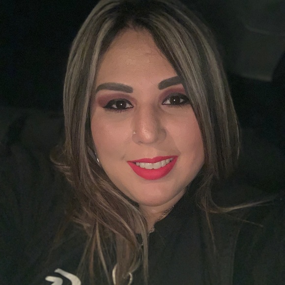 Profile Picture of Catherine Gonzalez (@anthony0427) on Poshmark