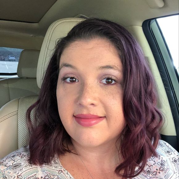 Profile Picture of Bre Weeden (@breanneweeden) on Poshmark