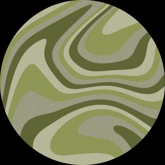 Profile Picture of Allyssa H (@allyssahebert) on Poshmark