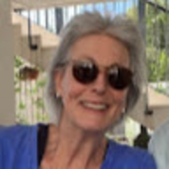 Profile Picture of Kay Voyvodich (@kveeesf) on Poshmark