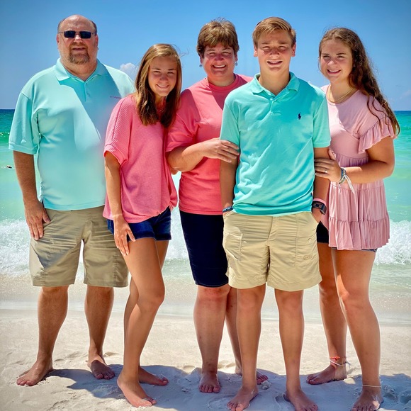 Profile Picture of Robert Compton (@rcompton04) on Poshmark