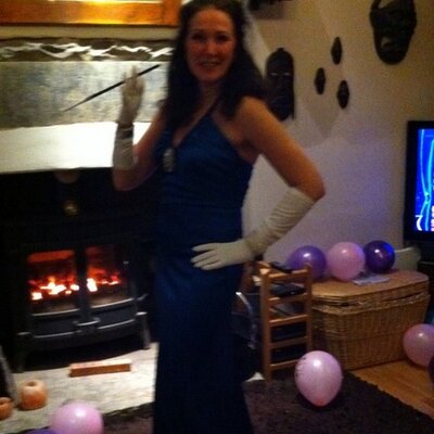 Profile Picture of Kim Lonsdale Raynor (@klraynor) on Twitter