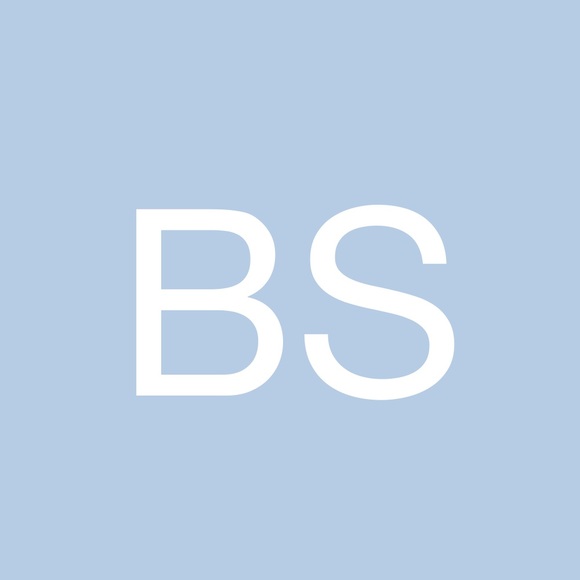 Bia Seabra - Poshmark Profile Picture of Bia Seabra (@biatop1005) on Poshmark