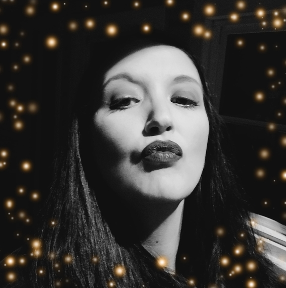 Profile Picture of Kristina Lalley (@ktonner2004) on Poshmark
