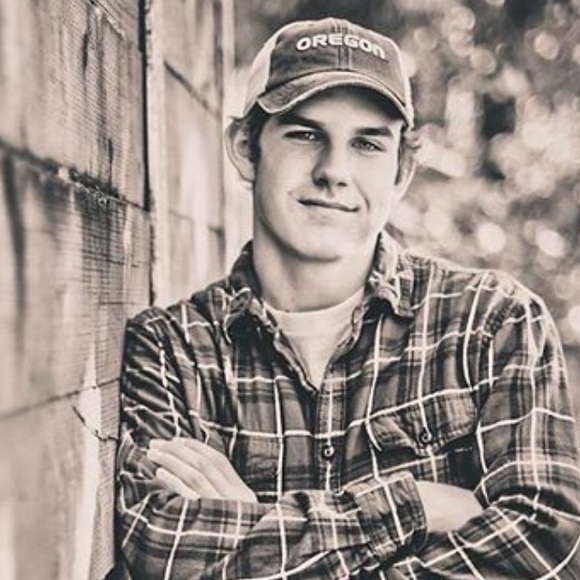 Profile Picture of Daniel Kent (@dkent20) on Poshmark