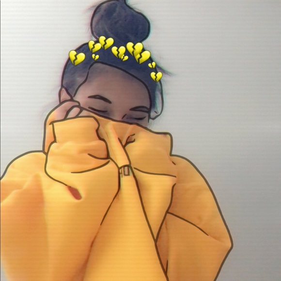 Profile Picture of Jasmine Agdeppa (@mae2199) on Poshmark