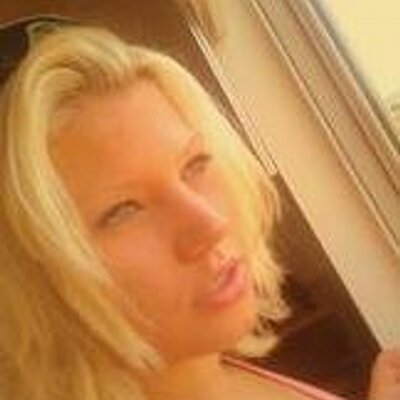 Profile Picture of Daniella Stone (@32amandaqz) on Twitter