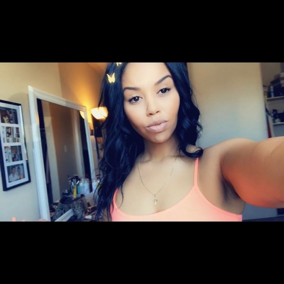 Profile Picture of Ashley Bennett (@ameriiee) on Poshmark