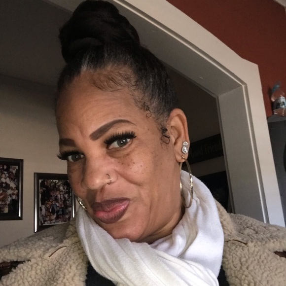 Profile Picture of Marlo Thompson (@marlothompson) on Poshmark