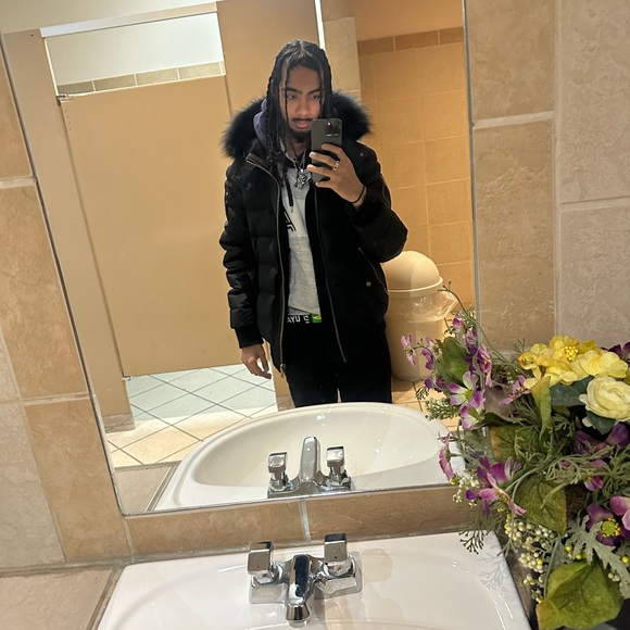 Profile Picture of Kevin Persaud (@kp_416498) on Poshmark