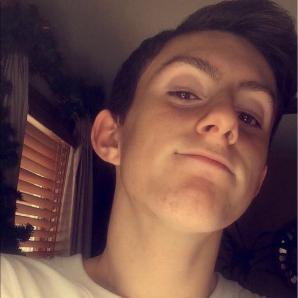 Profile Picture of Kyke Zeiler (@kylezeiler) on Poshmark