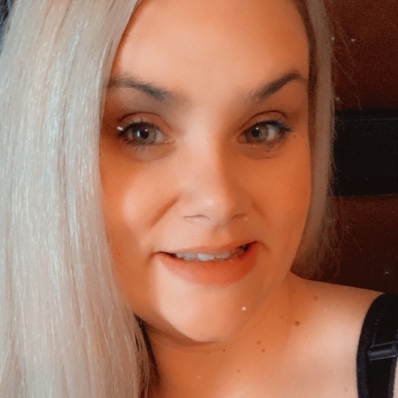 Profile Picture of Jessica Caldwell (@jessicacaldw220) on Poshmark