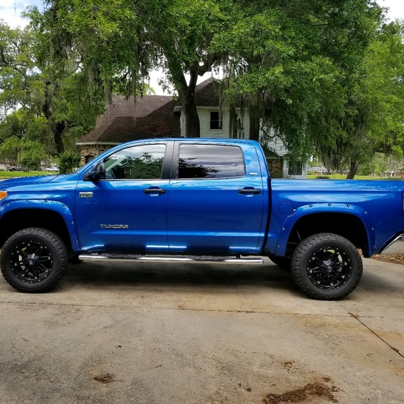 Profile Picture of Corey Lindberg (@coreylindberg) on Poshmark