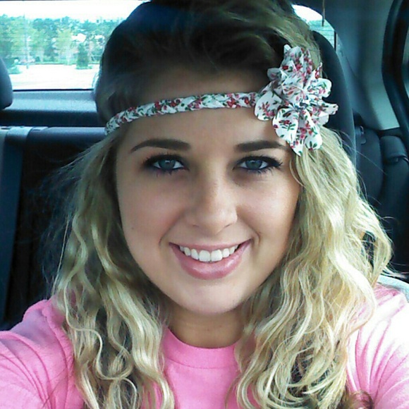 Profile Picture of Shannon Knevals (@shan2789) on Poshmark