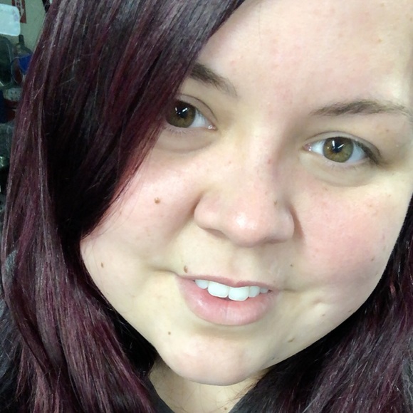 Profile Picture of Alyssa Sullentrup (@alysull96) on Poshmark