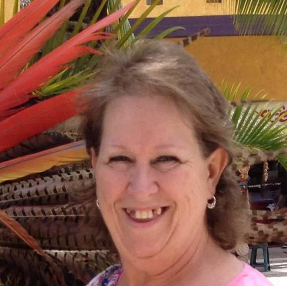 Profile Picture of Vicki Alexander (@vickileigh418) on Poshmark