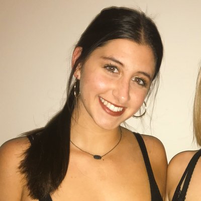 Profile Picture of Julia Whalen (@juliaaaawhalen) on Twitter