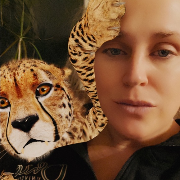 Profile Picture of Candice Charlton (@candicecharl303) on Poshmark