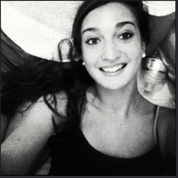 Profile Picture of Megan Cassar (@megcass) on Poshmark