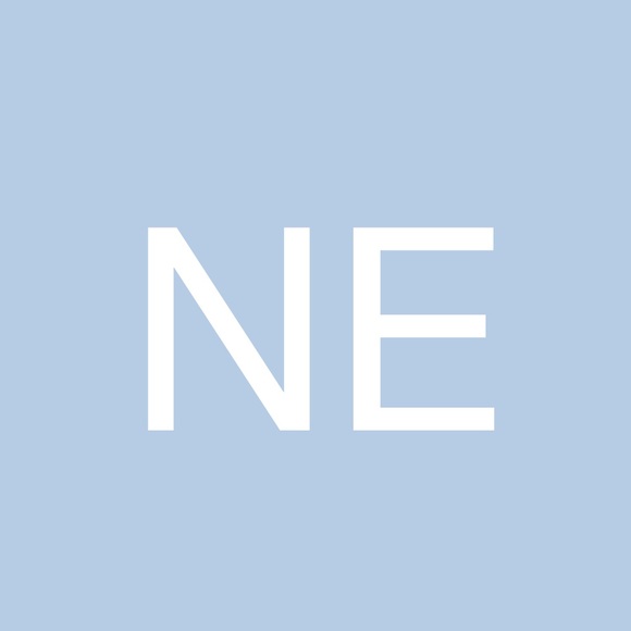 Profile Picture of Nancy Eberhardt (@satchelsngadget) on Poshmark