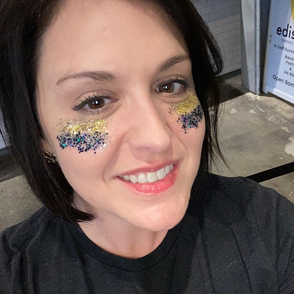 Profile Picture of April Catarella (@a_catarella) on Poshmark