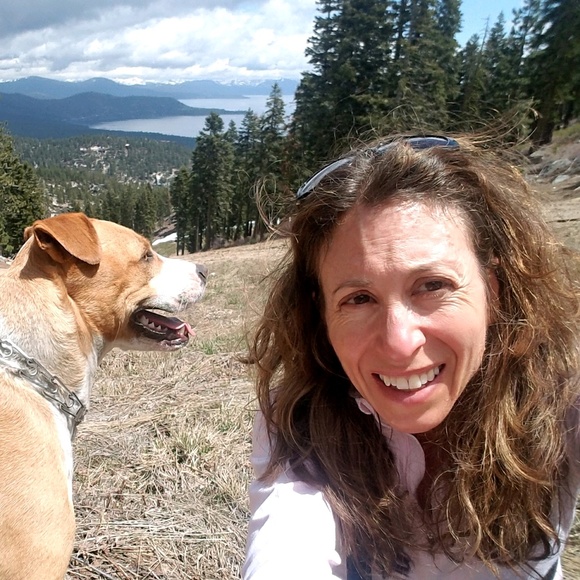 Profile Picture of Lisa Sussman (@tahoelisa) on Poshmark