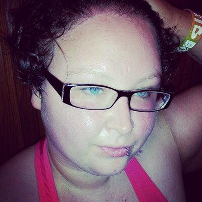 Profile Picture of Jennifer Liggett (@mzblueeyes21) on Twitter