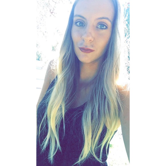 Profile Picture of Lizzie Schaper (@lizzieschaper) on Poshmark