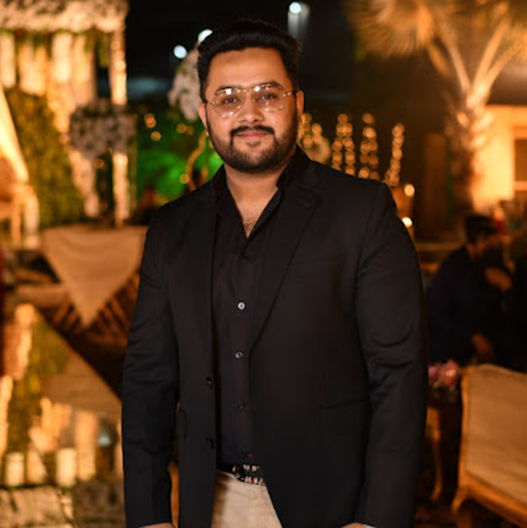 Profile Picture of Junaid Malik (@jdmalik44) on Poshmark