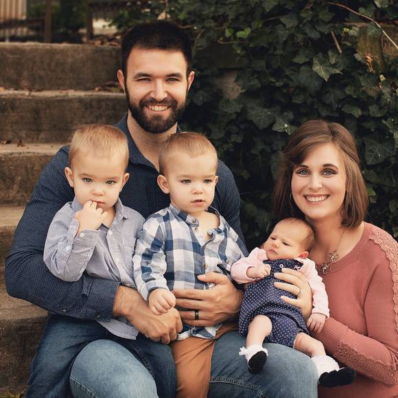 Profile Picture of Celia Glaza (@cecebee8) on Poshmark