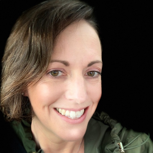 Profile Picture of Kate Bukowski (@kmbukowski2) on Poshmark