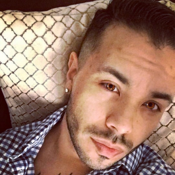 Profile Picture of Victor Jesse (@victorjesse) on Poshmark