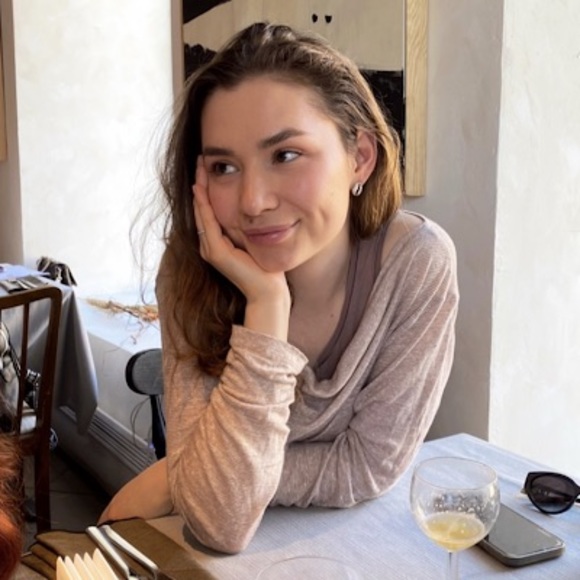 Profile Picture of Léna Köteles (@kotlencsi) on Poshmark