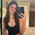 Holly Langdon - Facebook Profile Picture of Holly Langdon (@holly.langdon.18) on Facebook