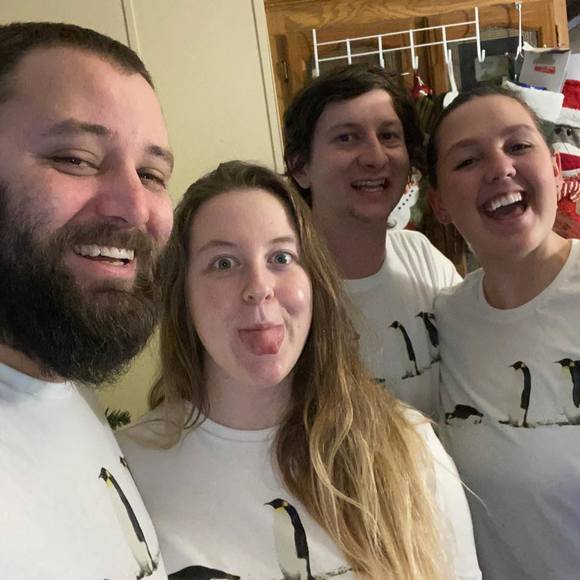 Profile Picture of Lindsey Nestell (@lindseynestell) on Poshmark