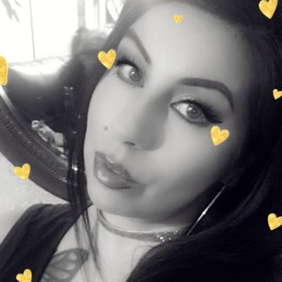 Profile Picture of Cassandra Zuniga (@queencandylips) on Twitter